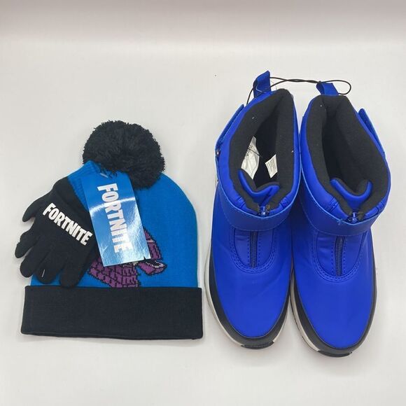 Big Boy Winter Boots&  Fortnight Hat & Gloves Set Size 4 - Picture 1 of 7
